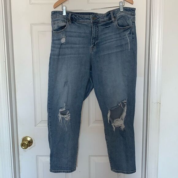 Fashion Nova Distressed Mom Jeans - Picture 1 of 5